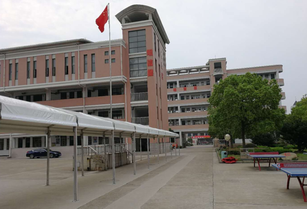 常一篷房回報(bào)社會(huì)點(diǎn)滴——為遙觀中學(xué)中考免費(fèi)提供通道防雨篷房